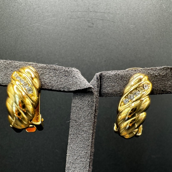 LOT 1539 18K gold plated Christian Dior vintage clip on earrings - Picture 3 of 7